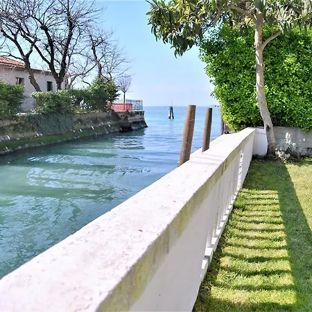 Une, Garden, And Culture Holiday home