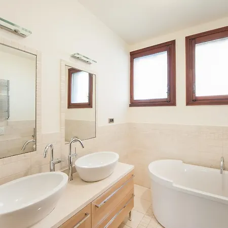 Une, Garden, And Culture Holiday home Lido di Venezia
