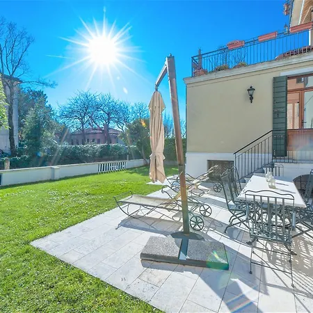 Holiday home Une, Garden, And Culture