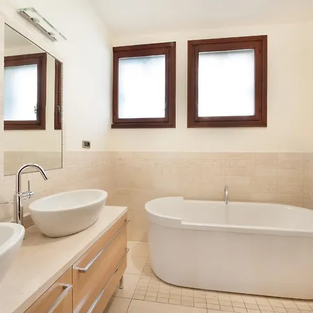 Holiday home Une, Garden, And Culture Lido di Venezia